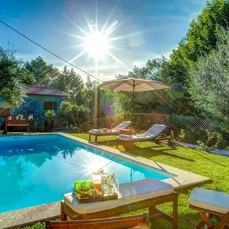 Sleeps 4 Pool Wifi Villa