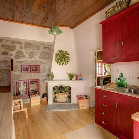 Sleeps 4 Pool Wifi Nasce