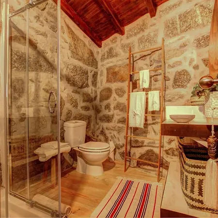 Sleeps 4 Pool Wifi Villa