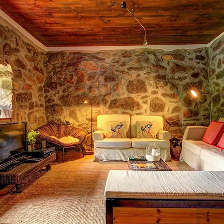 Sleeps 4 Pool Wifi Villa *